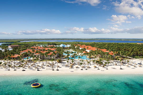 The first resort we will look at is the beautiful Dreams Palm Beach Resort. 