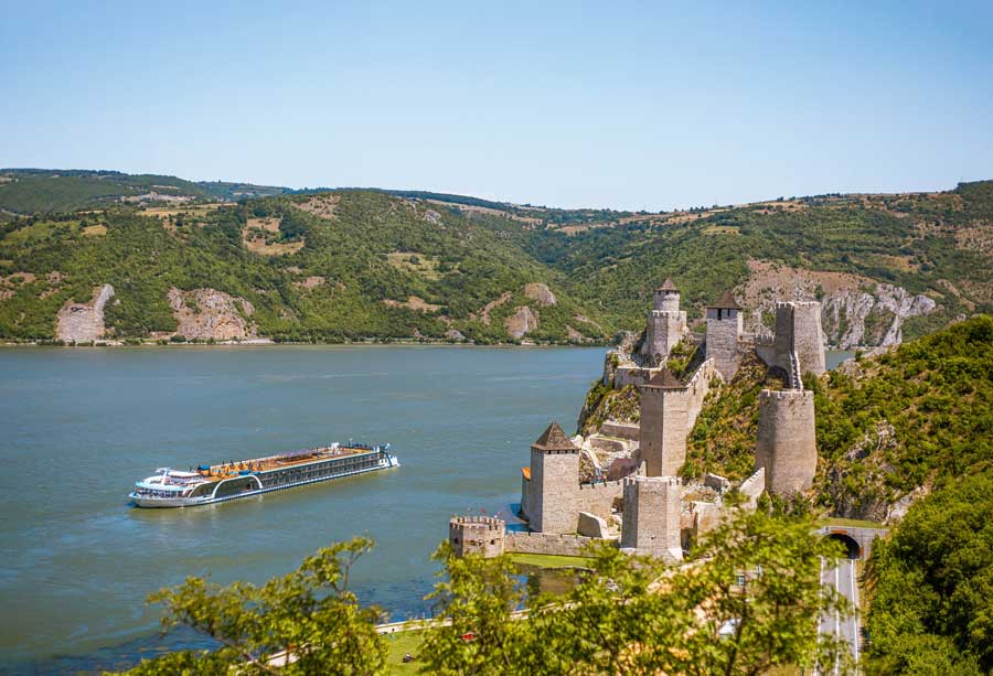 AmaWaterways Launches First-Time Opportunity for Travel Advisors to Earn Group Tour Conductor Credits on Airfare and Land Packages