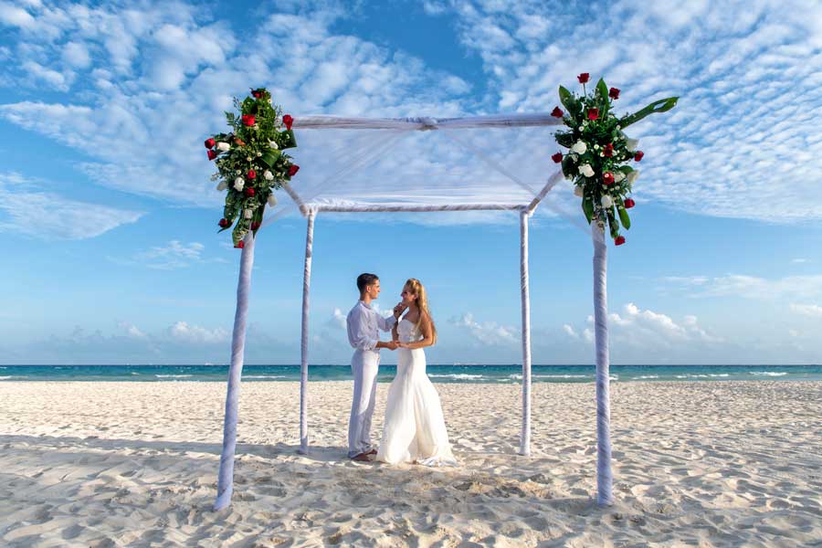 Viva Wyndham Offers Destination Weddings, Renewal of Vows, and Honeymoon Packages Acroass Their Caribbean Resorts