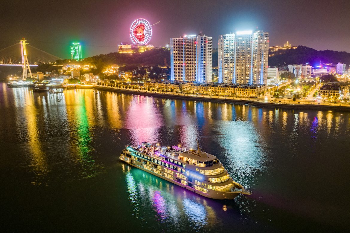 Halong Bay’s Ambassador II Dinner Cruise Marks First Christmas and New Year