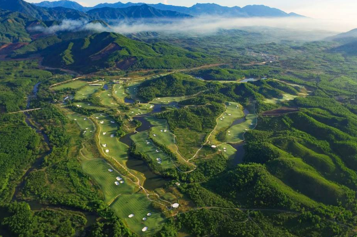 IAGTO Awards Recognition for Ba Na Hills Boosts Vietnam Golf Coast