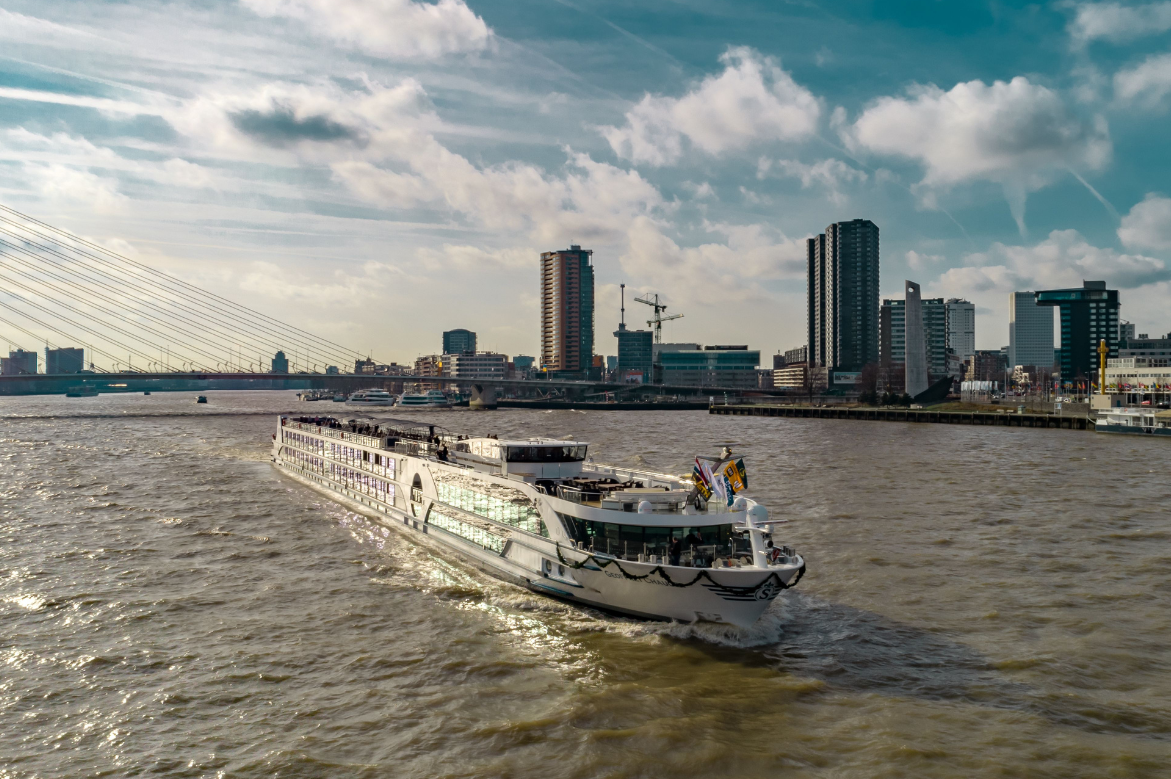 Riviera River Cruises Offers Gift Card, Onboard Credit Promotion in September