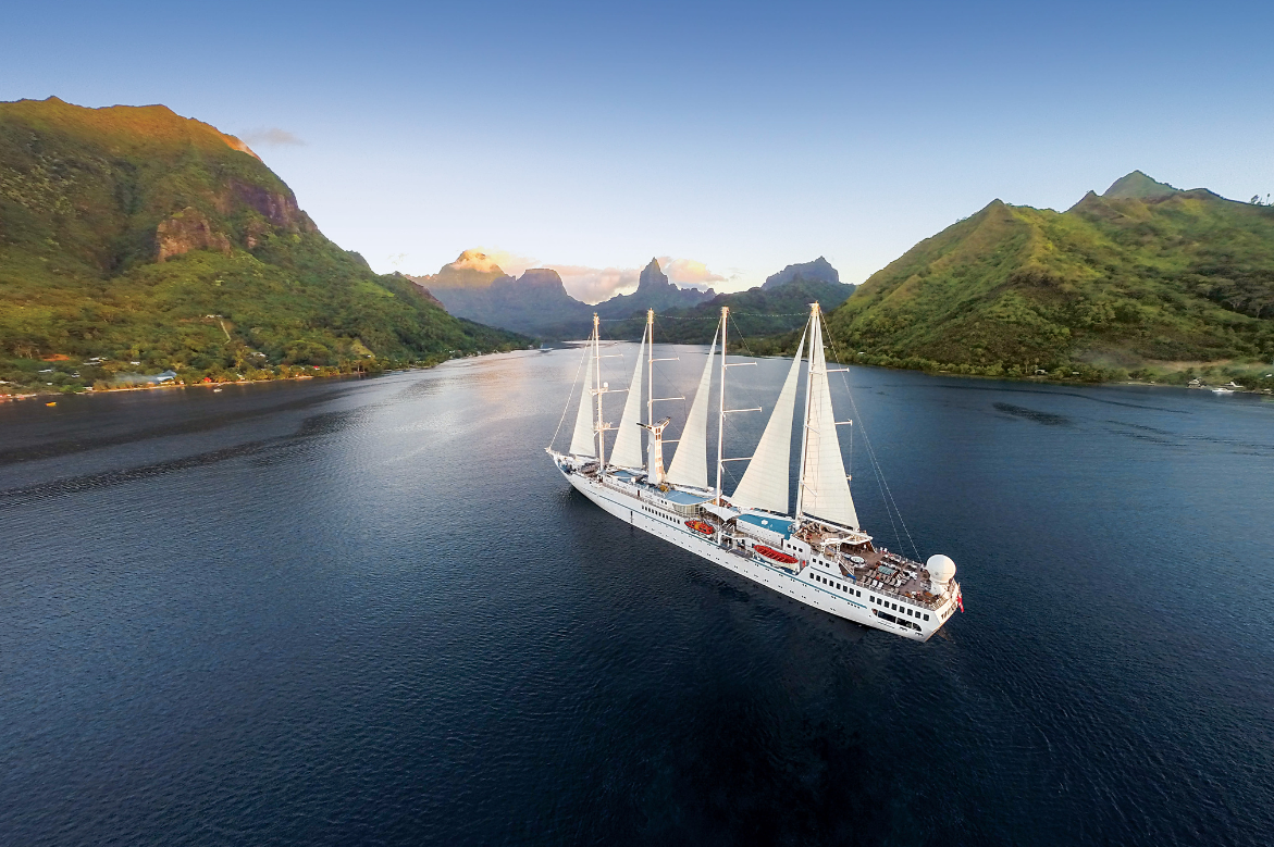 Windstar Cruises Presents Jennifer Wilson-Buttigieg with ASTA Icon Award