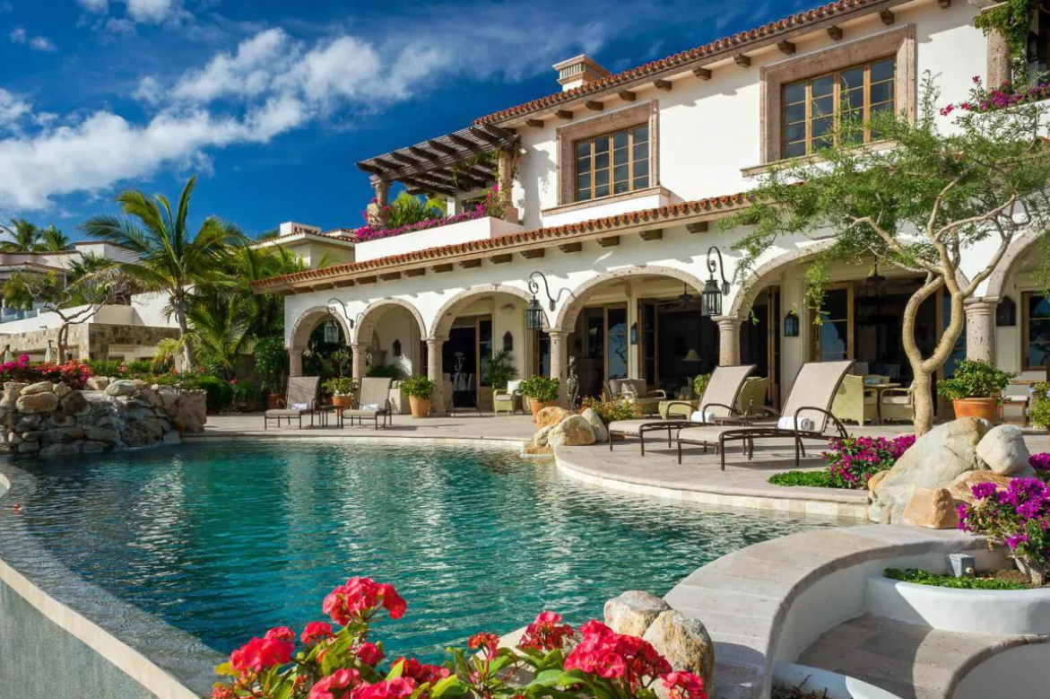 Rental Escapes Celebrates Travel Advisors with Its Biggest Offer Yet