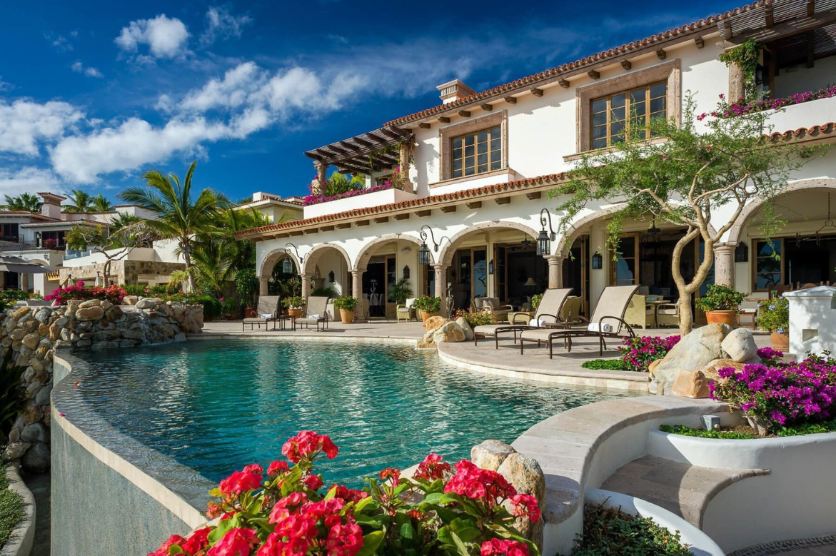 Rental Escapes Rewards Travel Advisors with Exclusive Bonus Commission After Landmark Awards Season and Gold Travvy Win