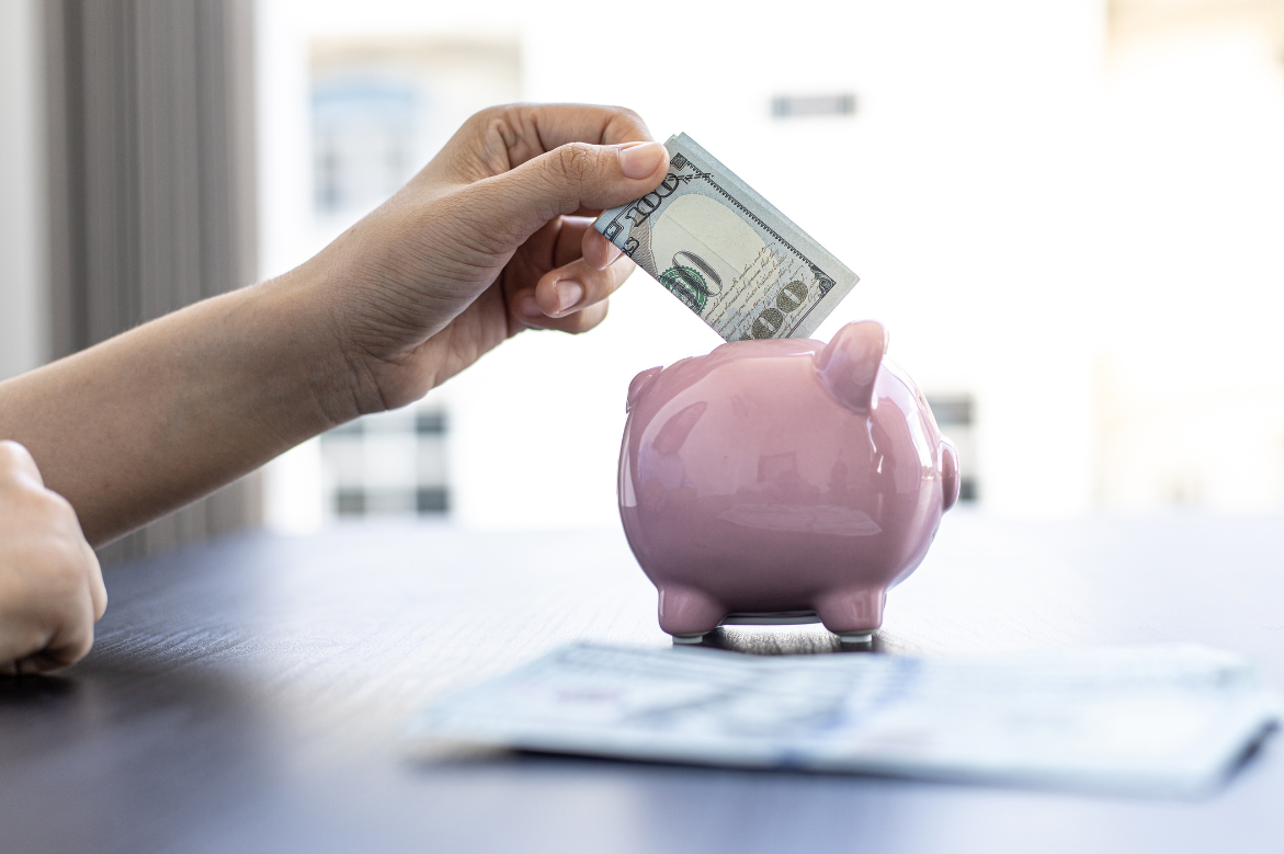 Squaremouth’s Top 4 Tips to Save Money on Travel