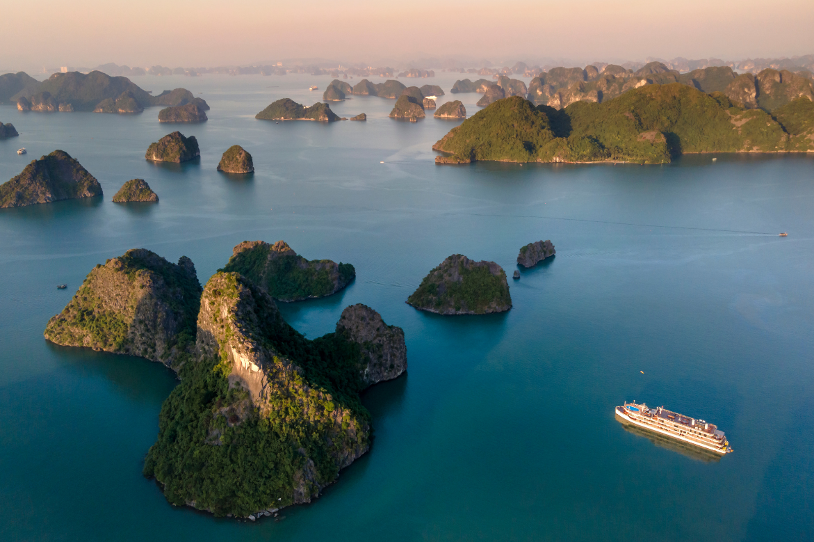 Windstar Cruises Selects WMS for Onboard Connectivity on the Star Seeker