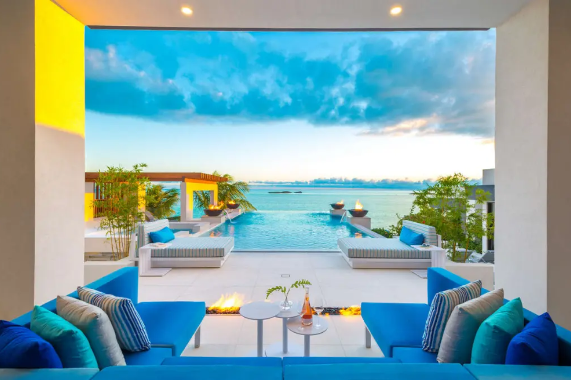 When Is the Best Time to Go to Turks and Caicos? A 2026 Luxury Villa Guide - Contributed by:  Rental Escapes