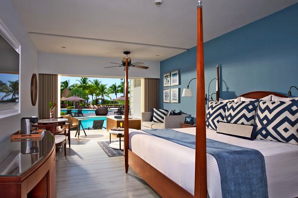 Preferred Club ocean-view swim-out junior suite at Secrets St. James