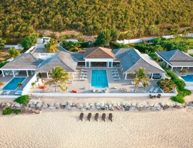 🌟 Exciting news for luxury travel enthusiasts! 🏖️ Villas of Distinction is kicking off 2025 with a bang, reporting double-digit growth in key markets! 🚀 This surge in bookings for curated villa stays presents incredible opportunities for travel advisors to elevate their clients' experiences. From stunning beachfront properties to secluded mountain retreats, the demand for luxury villa rentals is soaring! 🌴✨ Stay ahead of the curve and tap into this growing trend to offer your clients unforgettable vacations. Please see the link in our bio to read the full article 🔗 #LuxuryTravel #VillaRentals #TravelAdvisor #2025TravelTrends #VacationGoals #TravelIndustryNews