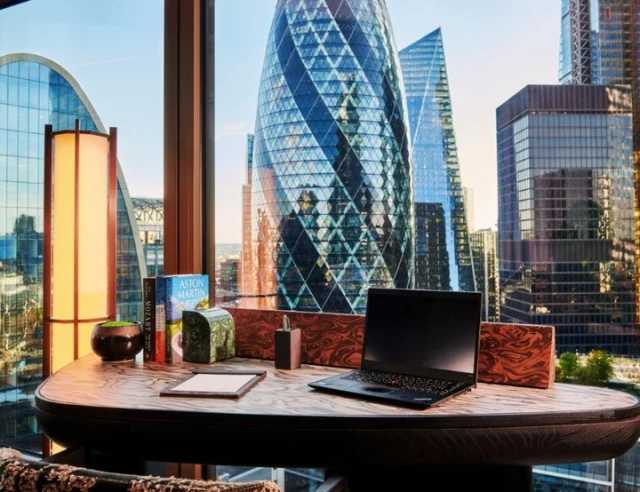 🌟 Exciting news, travel agents! Pan Pacific London has just unveiled its stunning suite renovations, and they're absolutely breathtaking! 😍 Imagine your clients indulging in a sensory journey through luxurious textures, vibrant colors, and enchanting botanical motifs. With two distinct styles to choose from, these 42 newly renovated suites are set to redefine luxury accommodation in the heart of London. Don't miss out on this opportunity to elevate your clients' travel experiences! Please see the link in our bio to read the full article 🔗 #LuxuryTravel #PanPacificLondon #SuiteLife #TravelAgents #LondonHotels #TravelNews #HotelRenovation