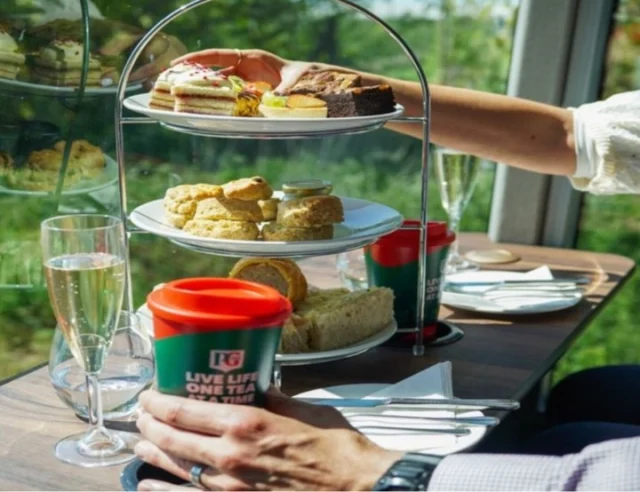 🇬🇧☕️ Exciting news for tea lovers and London explorers! Evan Evans Tours has partnered with PG Tips to bring you a unique London experience: Afternoon Tea on a Sightseeing Bus! 🚌 Imagine sipping on the finest tea while cruising past iconic landmarks with an expert guide. This 90-minute tour is the perfect blend of British tradition and modern adventure. Your clients will love this unforgettable journey through the heart of London! Please see the link in our bio to read the full article 🔗 #LondonTour #AfternoonTea #TravelAgents #UKTravel #SightseeingExperience #EvanEvansTours #PGTips #TravelNews #UniqueExperiences #LondonAdventures