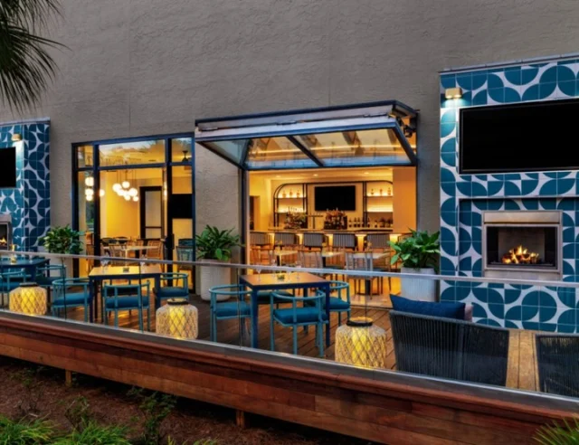 🍽️✨ Exciting news from Hilton Head Island! Sonesta Resort has just unveiled a mouthwatering transformation of their dining experiences as part of a multi-million-dollar renovation. Get ready for elevated flavors and unforgettable culinary adventures at their new and reimagined outlets! Your clients will love these fresh dining options during their stay. Please see the link in our bio to read the full article 🔗 #SonestaResort #HiltonHeadIsland #CulinaryExperience #TravelNews #LuxuryTravel #FoodieDestination #ResortDining #TravelAgents