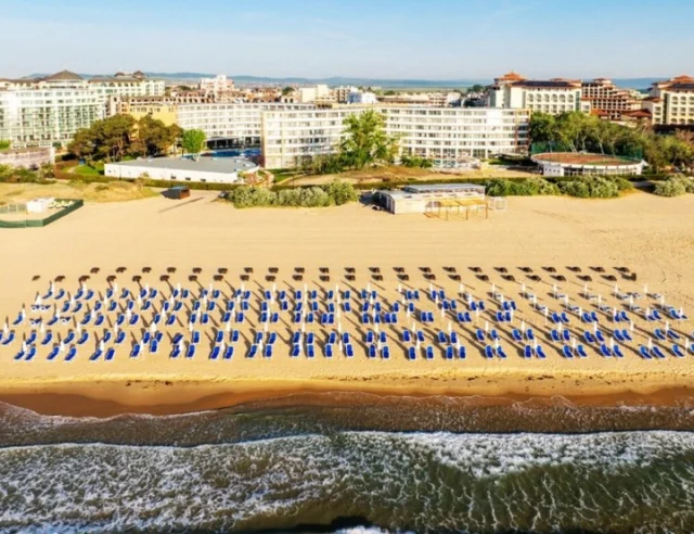 🌟 Exciting news for travel enthusiasts! Hyatt's Inclusive Collection is expanding in Bulgaria with the opening of AluaSoul Sunny Beach! 🏖️ This adults-only, all-inclusive paradise offers 397 rooms and a vibrant experience on Bulgaria's stunning Black Sea coast. Get ready to indulge in luxury and relaxation at one of Eastern Europe's most popular seaside destinations! Please see the link in our bio to read the full article 🔗 #HyattHotels #AluaSoulSunnyBeach #BulgariaTravel #AllInclusive #TravelAgents #LuxuryTravel #AdultsOnly #BlackSeaCoast #TravelNews #VacationPlanning