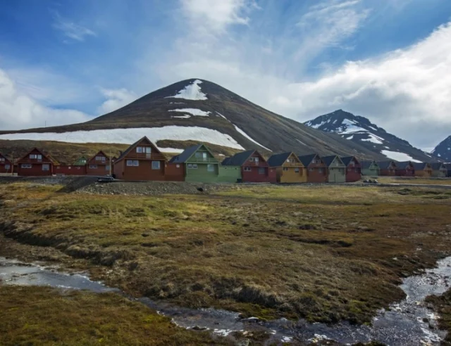 🚨 Exciting news, travel agents! 🌎❄️ G Adventures is doubling down on adventure with a massive expansion of their polar expedition offerings! From Antarctica to the Arctic, they're bringing twice the exploration opportunities to your clients. Get ready to book some seriously cool trips (pun intended)! 🐧🐳 Please see the link in our bio to read the full article 🔗 #TravelNews #PolarExpeditions #GAdventures #ArcticAdventures #TravelAgentTips #AdventureTourism #SmallShipCruises #ExplorationTravel
