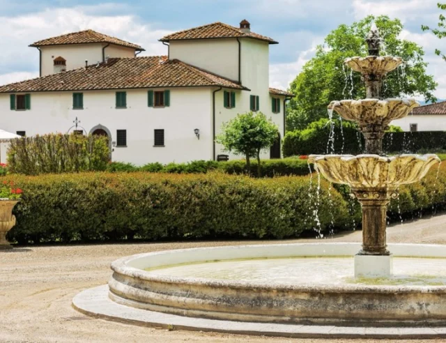 🇮🇹✨ Exciting news for Italy lovers! Villas of Distinction reports it's the PERFECT time to book that dreamy Italian villa getaway! 🏡 With flexible stays, lower rates, and reduced deposits, your clients can live la dolce vita without breaking the bank. Travel advisors, this is your chance to shine and secure those last-minute bookings! Please see the link in our bio to read the full article 🔗 #ItalyTravel #LuxuryVillas #TravelAdvisor #VillasOfDistinction #ItalianEscape #TravelDeals #LastMinuteBookings