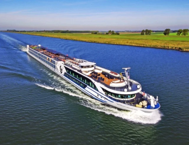 🚨 Attention Travel Agents! 🌟 Riviera Travel is turning up the heat this summer with their HOTTEST incentive program yet! 🔥 Earn up to $5,000 in Amazon gift cards and even score a FREE cruise! 🚢💰 Don't miss out on this incredible opportunity to boost your earnings and experience luxury travel firsthand. Time is ticking ⏰ - act now before August 30, 2025! Please see the link in our bio to read the full article 🔗 #TravelAgentIncentives #RivieraTravel #LuxuryCruises #TravelAdvisorRewards #SummerDeals #TravelIndustryNews #BookNow