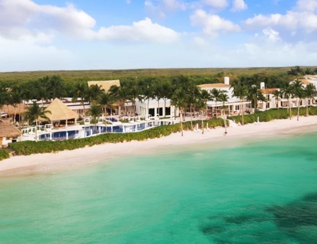 🌴✨ Exciting news, travel pros! Blue Diamond Resorts is making waves in the luxury scene! 🌊 They're set to join Marriott's prestigious Luxury Collection with the stunning Paraíso de la Bonita in Riviera Maya. This adults-only, all-inclusive paradise is about to become your clients' new dream destination! Stay ahead of the curve and be ready to offer this exclusive experience. Please see the link in our bio to read the full article 🔗 #LuxuryTravel #BlueDisamondResorts #RivieraMaya #TravelAgentTips #AllInclusiveResorts #AdultsOnlyGetaway #TravelNews